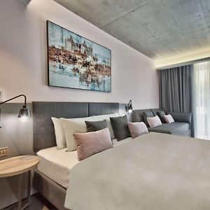 Number 11, Urban Hotel